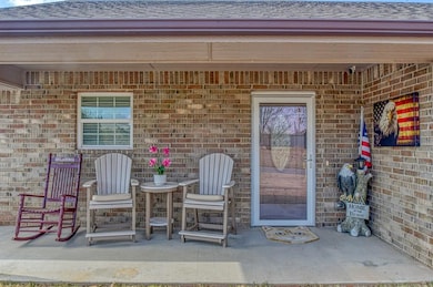 2326 S 22nd St, Chickasha, OK 73018 - photo 4