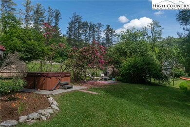 Private hot tub garden perfect for star gazing.