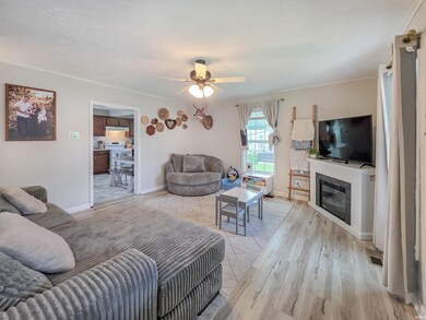 160 SW 5th St, Linton, IN 47441 - photo 2