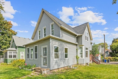 1174 Edgerton Street-16.jpg