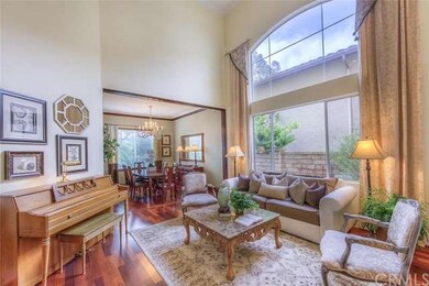 Living Rm w/Walls of Windows