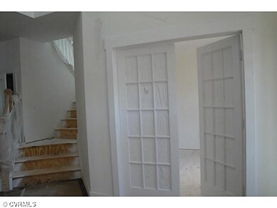 Studio/Study/Office - French doors welcome you to 