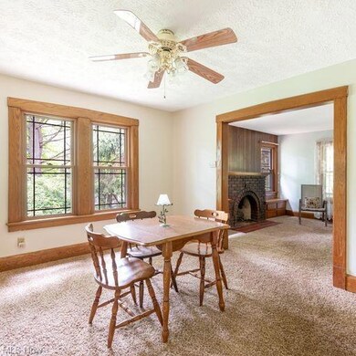 Notice the beautiful wood oak trim