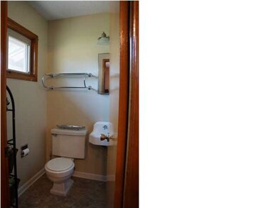 Master 1/2 Bathroom