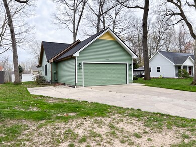 Abbey Dr Wayland-01