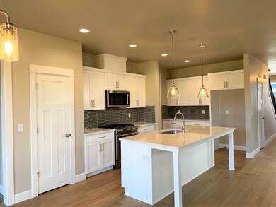 1662 SW Black Butte Ct, Redmond, OR 97756 - photo 6