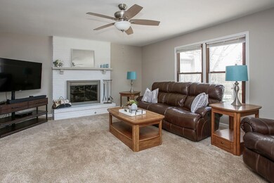 65 Venetian Way Cir, Wheaton, IL 60189 - photo 6