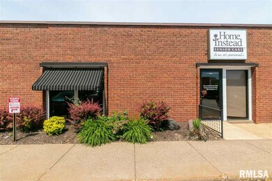 1977 Spruce Hills Dr, Bettendorf, IA 52722 - photo 3