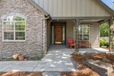 60827GoldenwoodLp_Exterior-Porch1