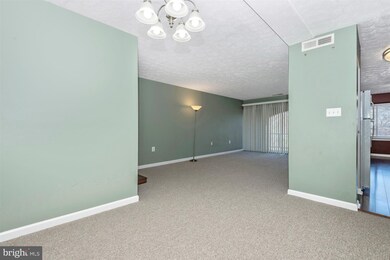 442 Girard St unit 201, Gaithersburg, MD 20877 - photo 6