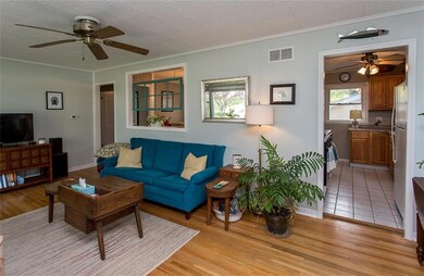 1421 62nd St, Des Moines, IA 50311 - photo 3