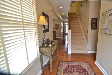 292 Lear St, Columbus, OH 43206 - photo 2