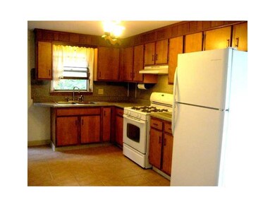 646 Bernon St, Woonsocket, RI 02895 - photo 4