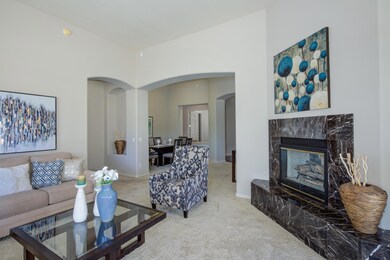 007_Living Room