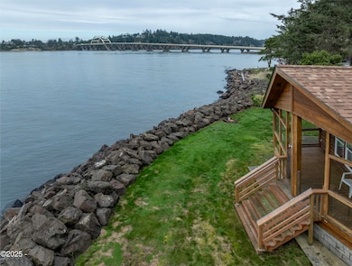 150 SW Maple St, Waldport, OR 97394 - photo 5