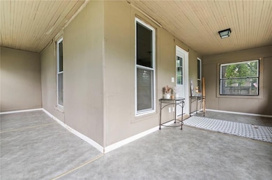 526 S Maple St, Ottawa, KS 66067 - photo 6