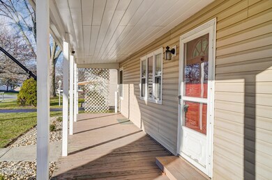 243 E Elm St (5)