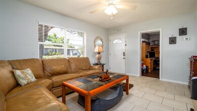 LIVING RM