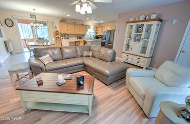 716 Hudson St, Hawley, PA 18428 - photo 6