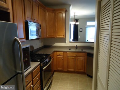 13125 Marcey Creek Rd, Herndon, VA 20171 - photo 5