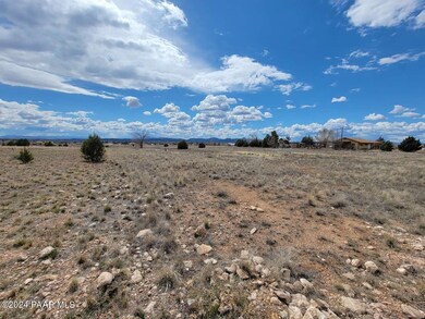 605 W Iris Rd, Paulden, AZ 86334 - photo 4
