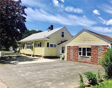 21 Stevens Rd, Cranston, RI 02910 - photo 3