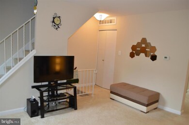 2941 Wetherburn Ct, Woodbridge, VA 22191 - photo 4