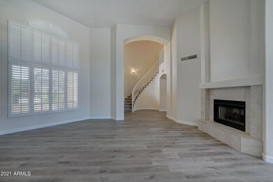 1240 W Edgewater Dr-6