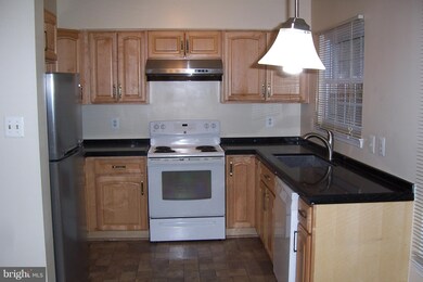 1562 Hugo Cir, Silver Spring, MD 20906 - photo 6