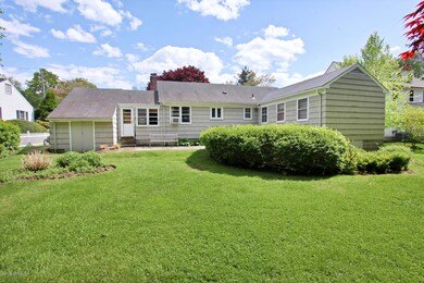 83 Lockwood Rd Greenwich CT-large-006-4-