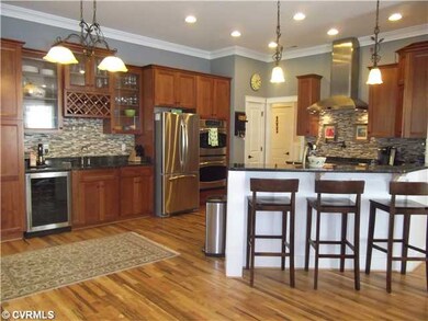 Kitchen - Large gourmet kitchen with stainless ste