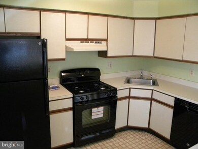 230 Mill Run Ct, Hightstown, NJ 08520 - photo 5