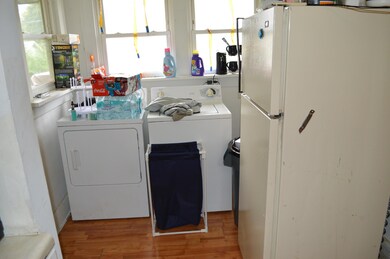 2111 W College (16)