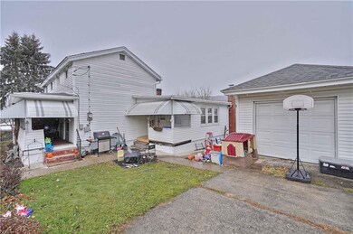 33 W Ruddle St, Coaldale, PA 18218 - photo 3