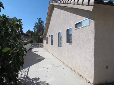 18162 Country Glen Dr, Victorville, CA 92392 - photo 5