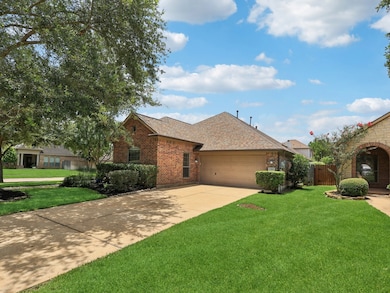 The long driveway ensures there is ample parking f