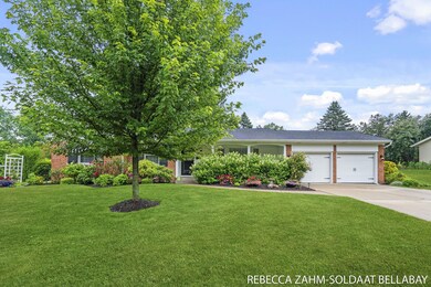 2466 Okemos Dr SE, Grand Rapids, MI 49506 - photo 4