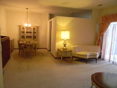 1520 Commodore Ln unit 7, Schaumburg, IL 60193 - photo 3