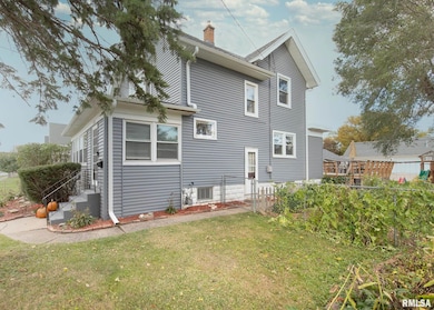 2424 4th St, Moline, IL 61265 - photo 2