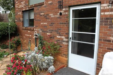 63 Ardis Ln unit A, Hendersonville, NC 28792 - photo 2