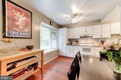 6424 Old Scotts Ct, Springfield, VA 22152 - photo 4