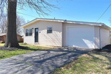 205 Nepute St, Maryville, IL 62062 - photo 2