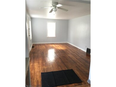 Oh the warmth that hardwood floors in the living r