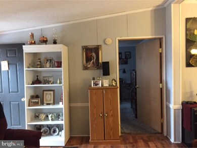 117 Valley View Trailer Park, Reading, PA 19605 - photo 6