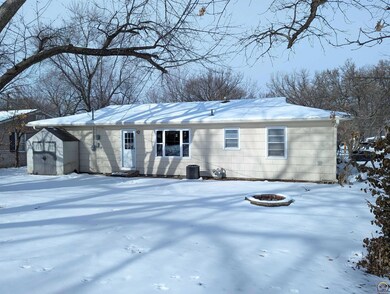 1117 SW Armagh St, Topeka, KS 66611 - photo 2
