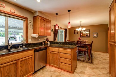 128 Tiffany Ct, Central Point, OR 97502 - photo 4