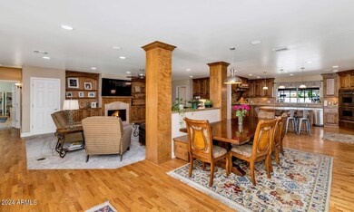 3713 E Camelback Rd-large-006-011-TOD998