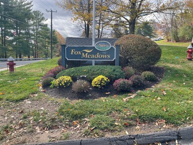 49 Woodbridge Ln, Cromwell, CT 06416 - photo 2