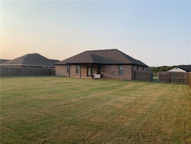 897 White Oak St, Elkins, AR 72727 - photo 2