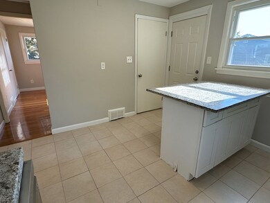 13 Jersey Dr, Worcester, MA 01606 - photo 4